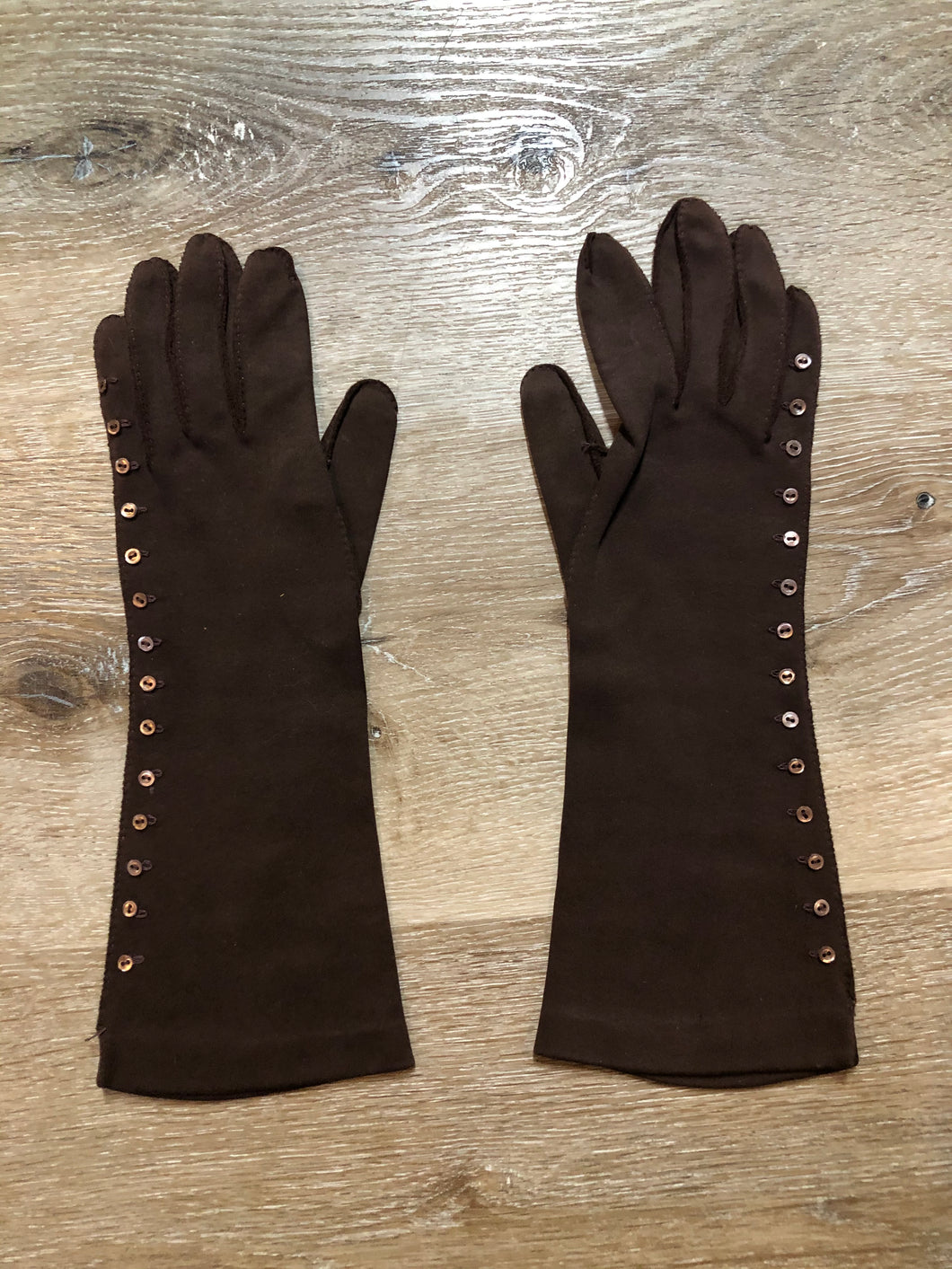 Kingspier Vintage - Vintage dark brown lightweight gloves with brown iridescent buttons running down the side. Size small/ 7 womens.