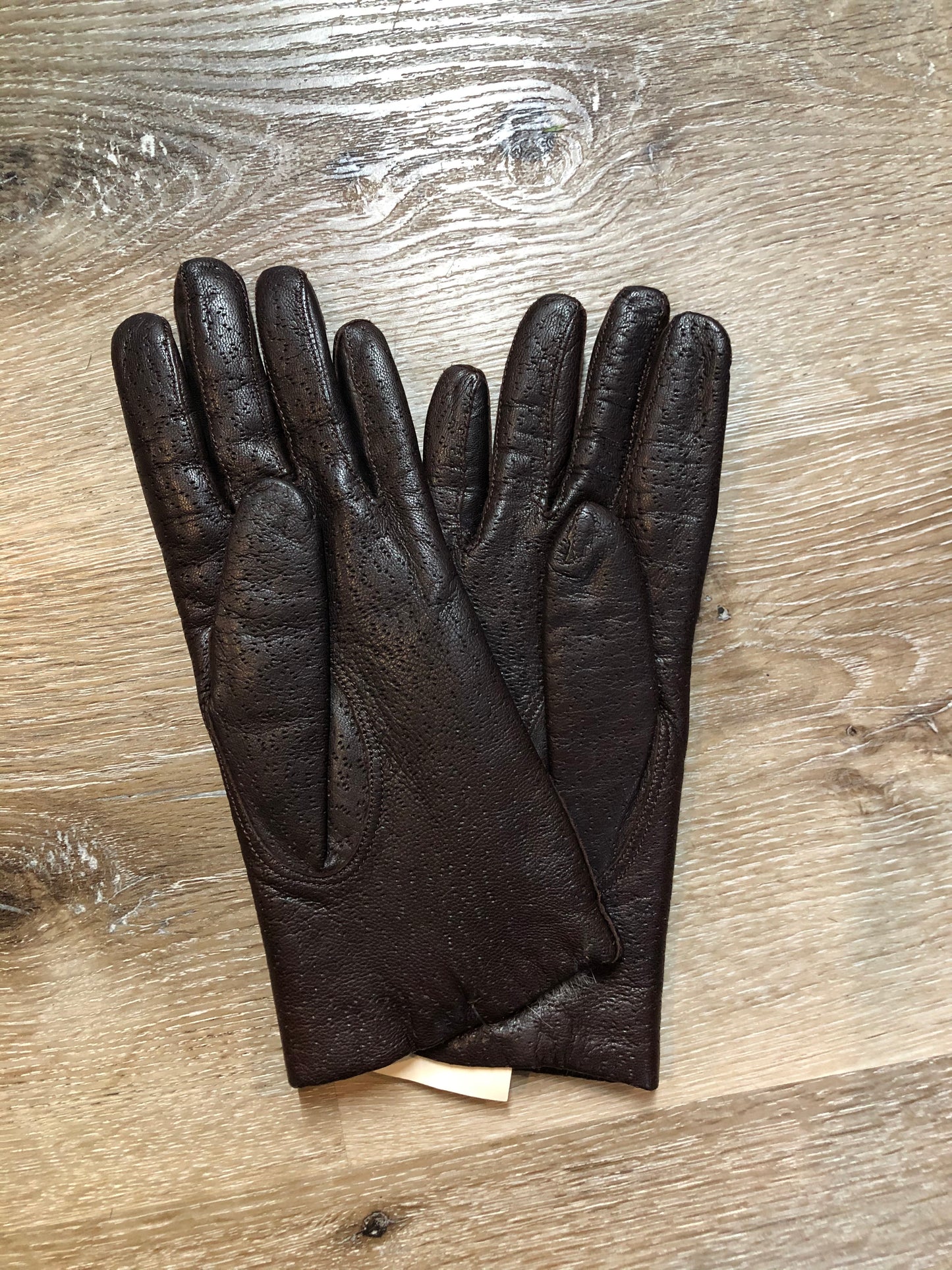 Kingspier Vintage - Dark brown textured leather gloves with white fur lining. Size small/ 6.5. Made in Hungary.