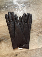 Load image into Gallery viewer, Kingspier Vintage - Dark brown textured leather gloves with white fur lining. Size small/ 6.5. Made in Hungary.
