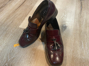 Kingspier Vintage - Custom Grade Burgundy Full Brogue Wingtip Loafers with Black Tassels by Dack's Finest Quality Shoes for Men - Sizes: 7M 8.5W 39-40EURO, Hand Waxed Finish, Made in Canada, Leather Soles with Rubber Heels