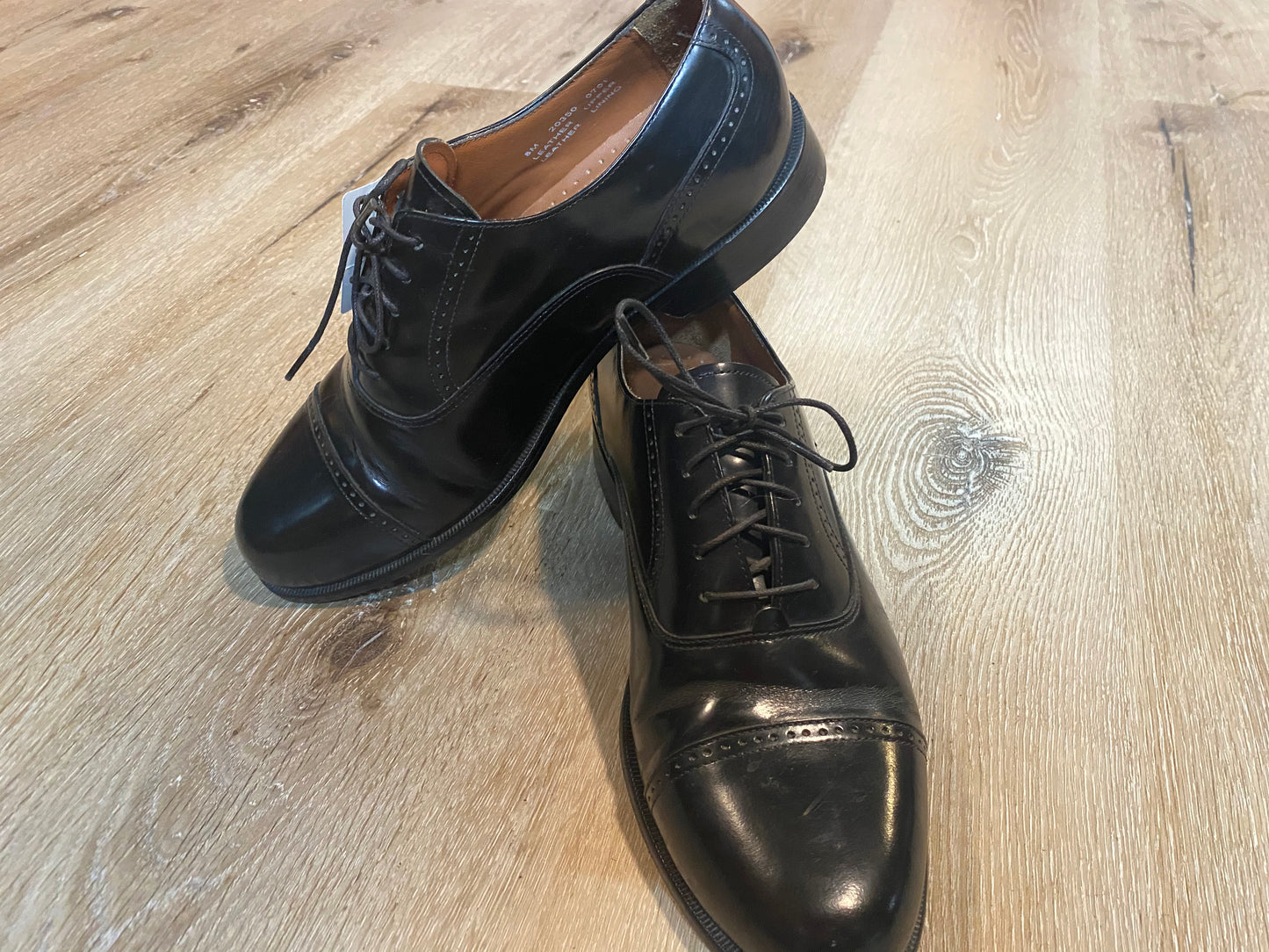 Kingspier Vintage - Black Quarter Brogue Cap Toe Oxfords by Bostonian Classics - Sizes: 8M 10W 41EURO, Made in China, Leather Upper and Lining, Bostonian First Flex Leather Soles and Rubber Heels