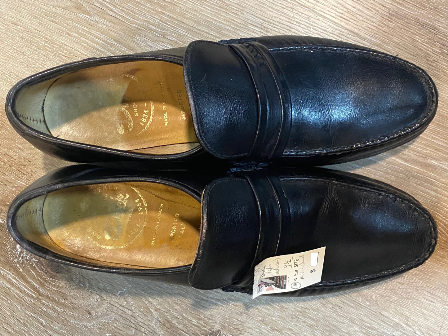 Kingspier Vintage - Black Calf Leather Loafers by Dack's - Sizes: 9.5M 11.5W 42-43EURO, Made in Canada, Leather Sole, Biltrite Rubber Heel, Hand Sewn Vamps