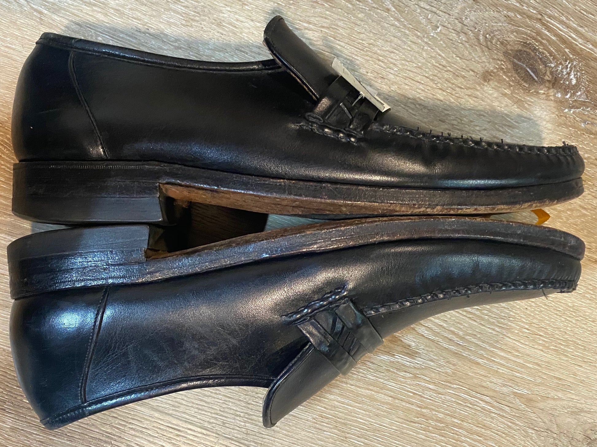 Kingspier Vintage - Black Calf Leather Loafers by Dack's - Sizes: 9.5M 11.5W 42-43EURO, Made in Canada, Leather Sole, Biltrite Rubber Heel, Hand Sewn Vamps