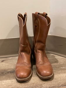 Vintage SECA western style brown leather safety boots with steel toes and goodyear welt synthetic soles. Made in Canada.  Size - no marked size but it fits like a 9.5/ 10M US/ 43 EUR