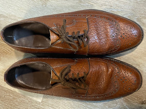 Kingspier Vintage - Brown Full Brogue Wingtip Derbies by The Florsheim Shoe - Sizes: 9M 11W 42EURO, Made in Canada, Large Full Grain Textured Leather, Some Flaking on Right Toe, Leather Soles, Rubber Heels