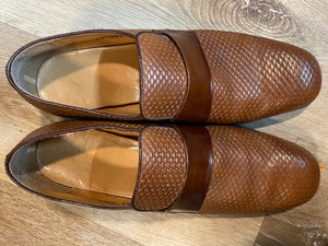 Kingspier Vintage - 1970s/80s Light Brown Embossed Basket Weave Loafers with Darker Brown Saddles by Jarman for Men Sanitized - Sizes: 10M 12W 43EURO, Rubber Soles, Leather Insoles