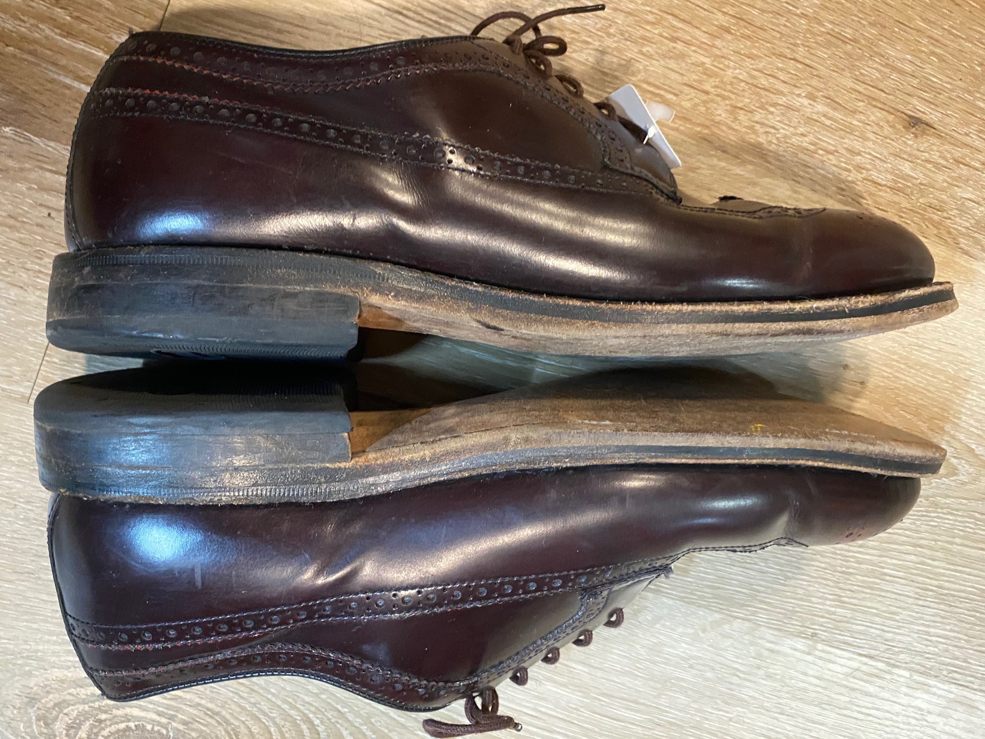 Kingspier Vintage - Dark Burgundy Full Brogue Wingtip Derbies by Dack's Finest Quality Shoes for Men - Sizes: 9M 11W 42EURO, Made in Mexico, Dack's Leather Soles and Rubber Heels, Genuine Goodyear Welt Leather Insoles, Some Fading on Tongue and Toe