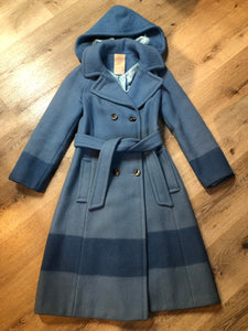 Hudson’s Bay Company Blue 100% virgin wool point blanket coat in a double breasted swing coat style with belt, detachable hood, button closures, slash pockets and satin lining. Made in Canada. Size small - Kingspier Vintage