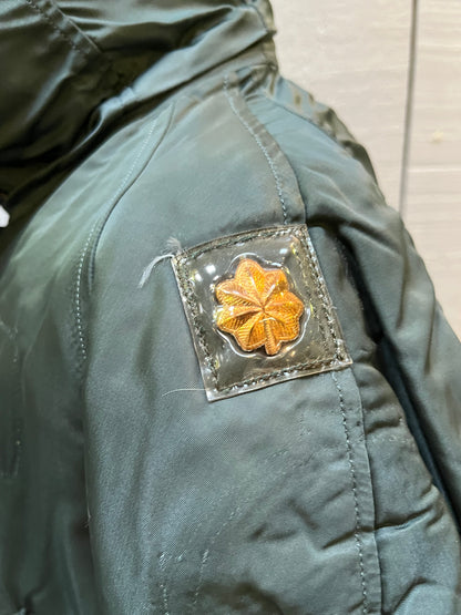 Very Rare Vintage circa 1971 USAF flying man’s, heavy pilot’s jacket, DSA100-71-C-1012, made by Alpha Industries with fur trimmed snorkel hood, zipper and button closures, 100% wool pile lining, multiple pockets and US Air Force emblem.

Made in USA
Size Medium