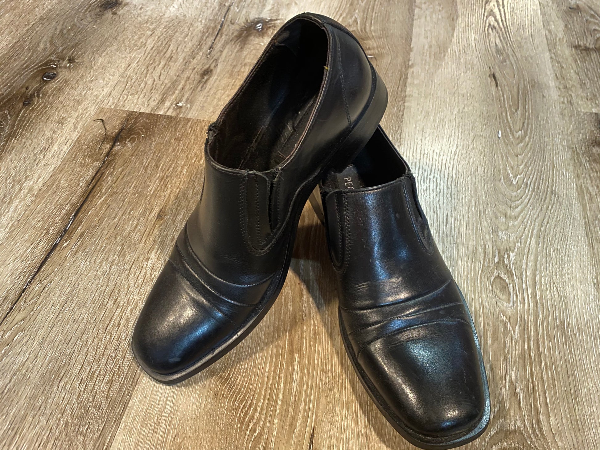 Kingspier Vintage - Black Vero Cuoio Cap Toe Loafers by Pegabo - Sizes: 8M 10W 41EURO, Made in Italy, Real Leather Insoles, Leather and Rubber Soles