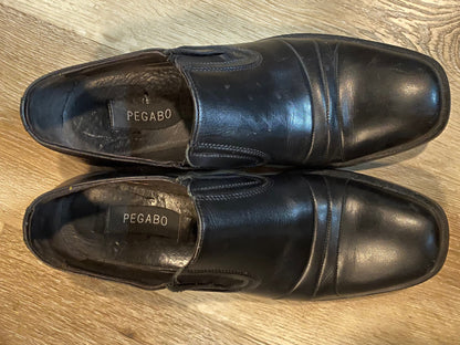 Kingspier Vintage - Black Vero Cuoio Cap Toe Loafers by Pegabo - Sizes: 8M 10W 41EURO, Made in Italy, Real Leather Insoles, Leather and Rubber Soles