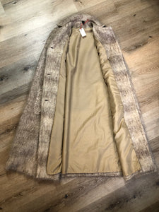 Kingspier Vintage - Beige mohair cape with collar, buttons, patch pockets and beige lining and two side slits for arms to come through.