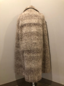 Kingspier Vintage - Beige mohair cape with collar, buttons, patch pockets and beige lining and two side slits for arms to come through.