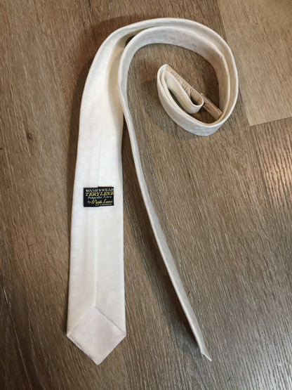 Kingspier Vintage - Park Lane of Canada “Terylene” (polyester fibre) white check tie.

Length: 52.5” 
Width: 2.25” 

This tie is in excellent condition.