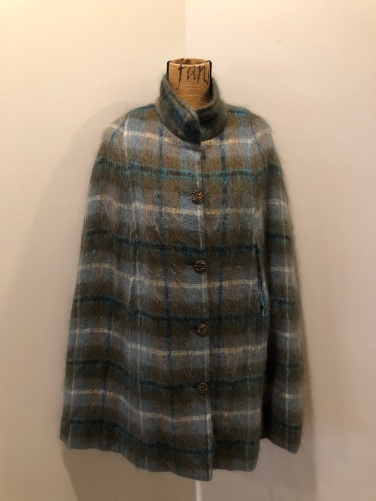 Kingspier Vintage - Green plaid mohair cape with collar, wooden buttons, arm slits and inside lining. Size large.