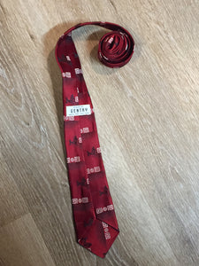 Kingspier Vintage - Gentry tie with red, black and white design. Fibres unknown.

Length: 55”
Width: 3” 

This tie is in excellent condition.
