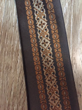 Load image into Gallery viewer, Kingspier Vintage - Albersia brown and orange 70’s pattern tie. Fibres unknown.

Length: 52.25” 
Width: 2.25” 

This tie is in excellent condition.

