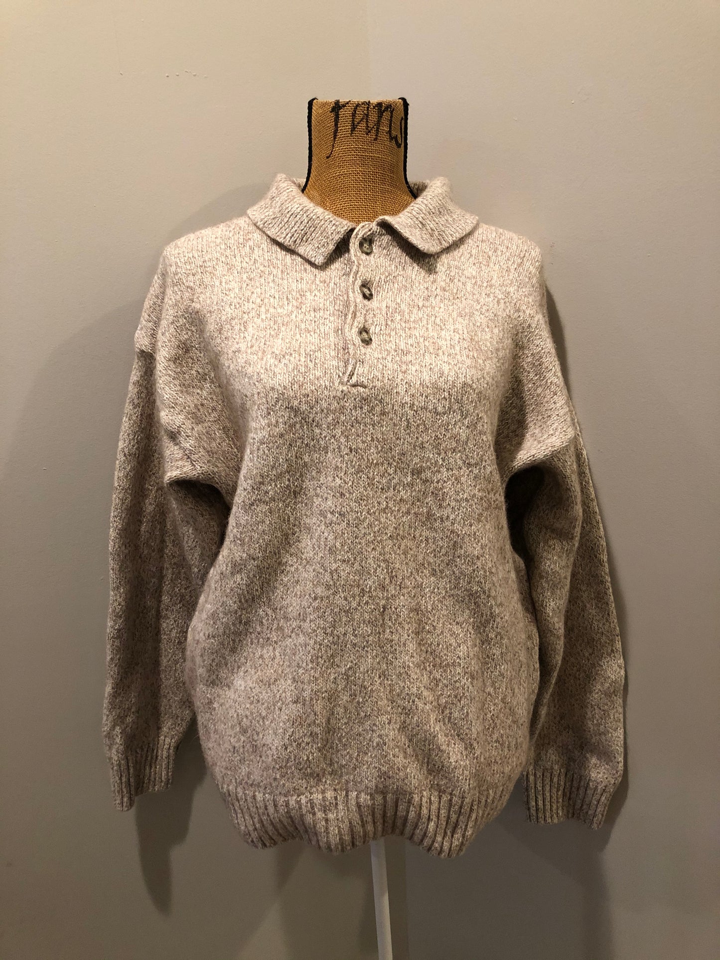 Kingspier Vintage - Northwoods wool and cotton blend sweater in beige. Made in Canada. Size medium.
