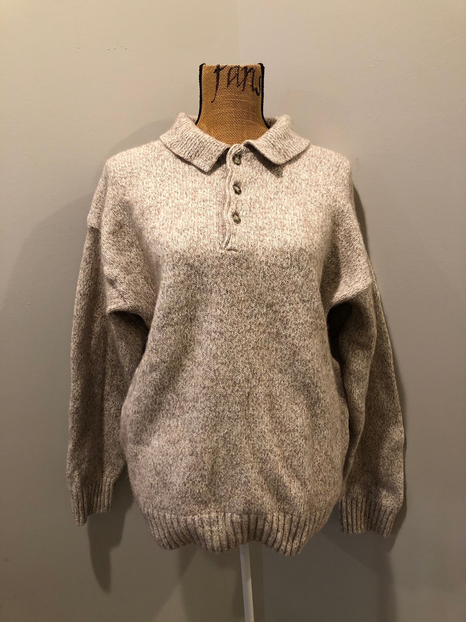 Kingspier Vintage - Northwoods wool and cotton blend sweater in beige. Made in Canada. Size medium.
