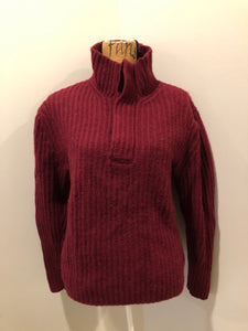 Kingspier Vintage - Burgundy mantles quarter button down lambswool and cashmere blend Sweater. 95% lamb and 5% cashmere. Size medium. 
