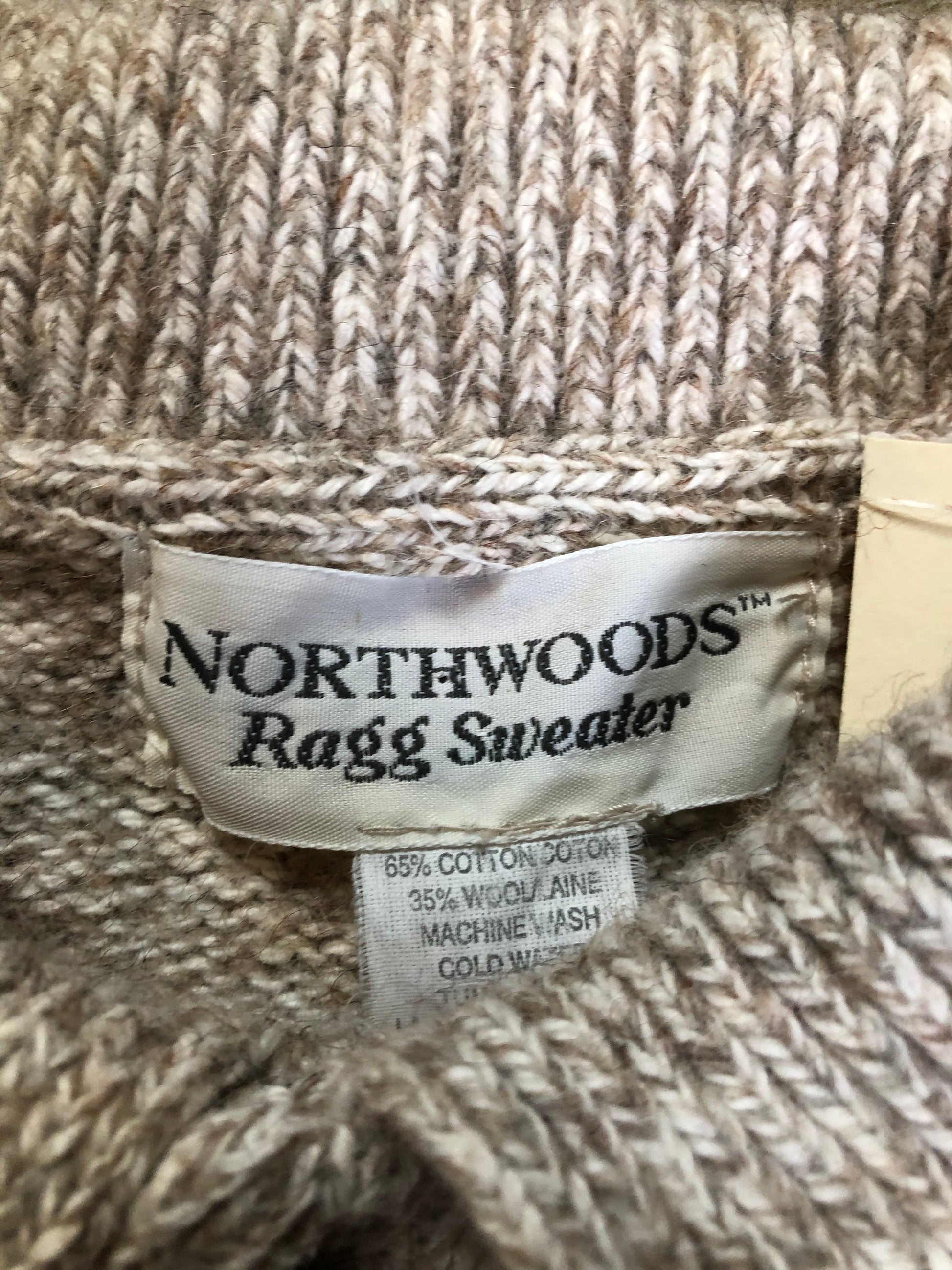 Kingspier Vintage - Northwoods wool and cotton blend sweater in beige. Made in Canada. Size medium.
