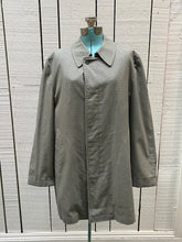 Load image into Gallery viewer, Vintage London Fog grey houndstooth maincoat with a 50% polyester/ 50% cotton shell, removable 100% acrylic pile lining, zipper closure and two front pockets.

Made in USA
Size 38 Short
