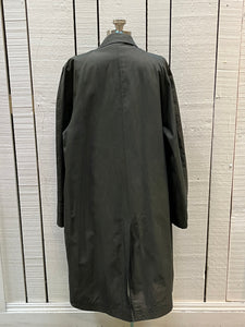 Vintage 60’s Barretts Haverhill green/grey trench coat with nylon/ cotton/viscose blend shell, zip out lining, button closures and two front pockets.

Made in USA
Chest 50”