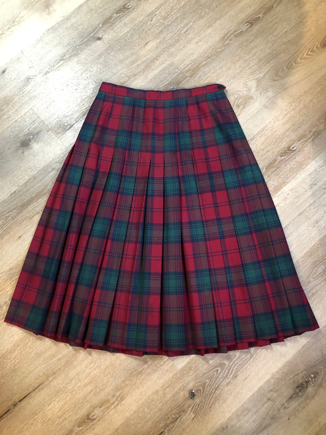 Kingspier Vintage - Vintage Al Jean red and green 100% pure virgin wool plaid Fashion Kilt. Made in Canada.