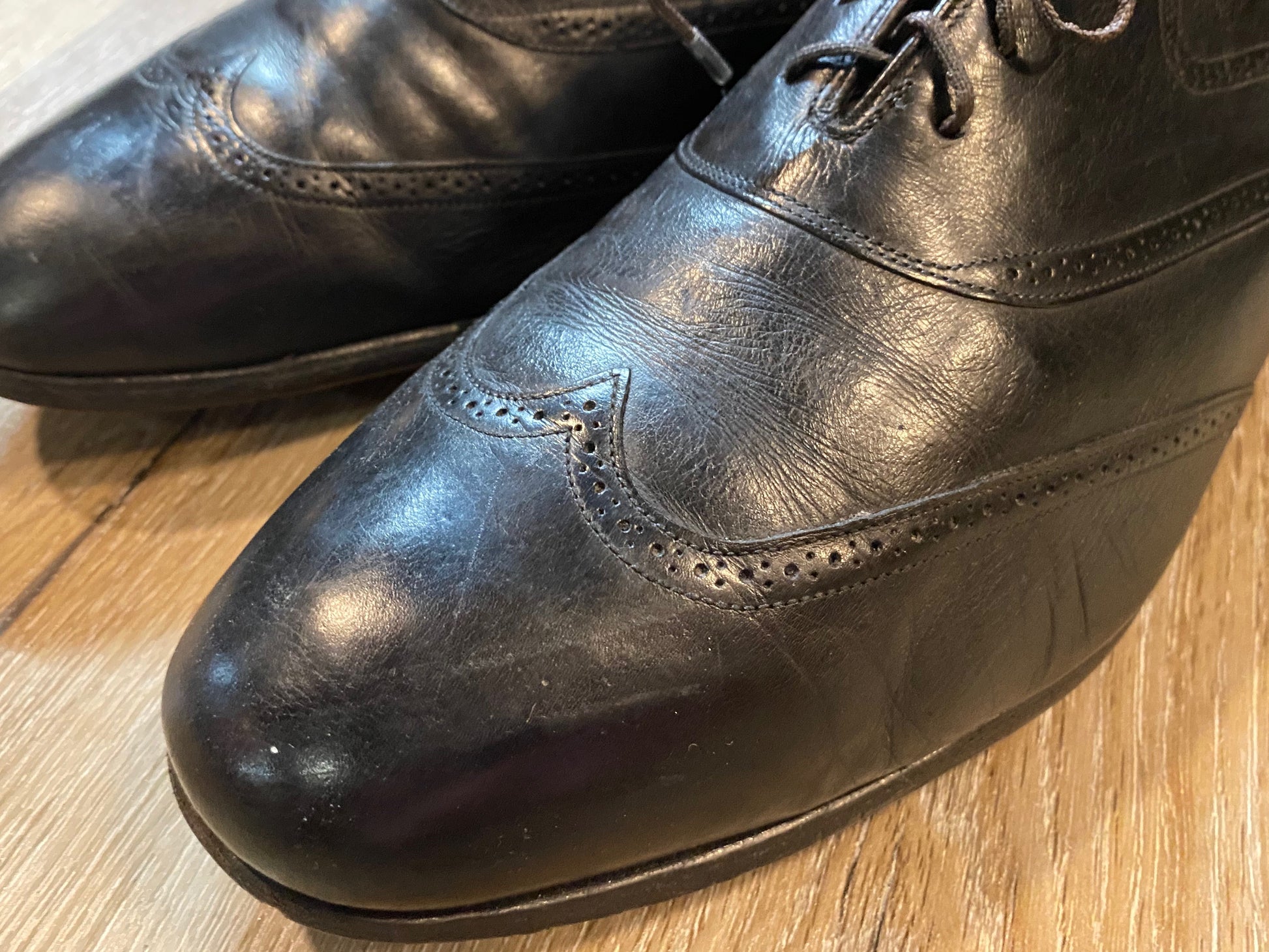 Kingspier Vintage - Black Kangaroo Leather Quarter Brogue Wingtip Oxfords by Dack's - Sizes: 12M 14W 45EURO, Made in Canada, Leather Sole and Partial Rubber Heel