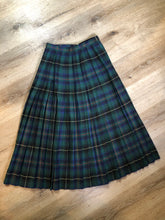 Load image into Gallery viewer, Kingspier Vintage - Al Jean 100% pure virgin wool kilt in green, blue and black plaid. Made in Canada.
