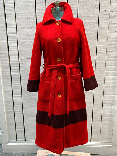 Vintage Shardik Fleece for Rainmaster red and black 100% pure virgin wool coat with belt, button closures, two front patch pockets and a satin lining.

Made in Canada
Chest 35”