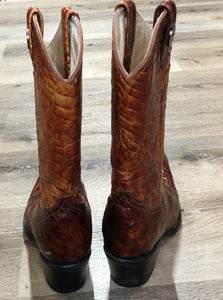 Kingspier Vintage - Rogers reptile skin cowboy boots with pointed toe and leather soles.

Size 6 Mens

The uppers and soles are in good condition with some overall wear.