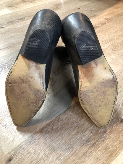 Kingspier Vintage - Commanchero black cowboy boots with decorative stitching, a pointed toe and a leather sole.

Size 44 Mens

The uppers and soles are in excellent condition.