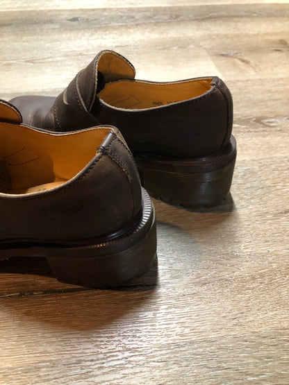 Kingspier Vintage - Doc Martens brown chunky heel loafer.

Size 6.5 US womens.

*Shoes are in great condition.