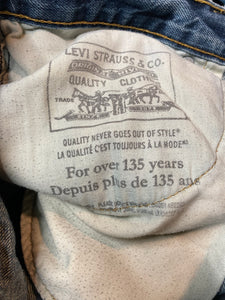 Levi’s 514 - 32”x31 Denim Jeans  Vintage Red Tab  Lower rise  Zip fly  Straight leg  Lighter wash  100% cotton  labeled 32”x30”  Made in Mexico -  Kingspier vintage