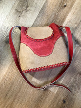 Load image into Gallery viewer, Kingspier Vintage - Tan and red saddle bag with red leather stitching, one large inside compartment and an adjustable shoulder strap.


