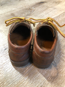 Kingspier Vintage - Sperrys brown leather four eyelet shoes.

Size 9 Toddler

Shoes are in excellent condition.