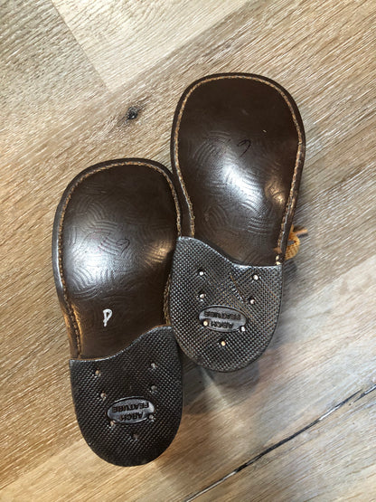 Kingspier Vintage - Child life three eyelet leather shoes.

Size 6 Toddlers

Shoes are in excellent condition.