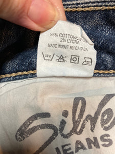 Kingspier Vintage - Silver Jeans - 30”x31”

Low rise

Slight flare

Medium wash

98% Cotton/ 2% Lycra

Made in Canada