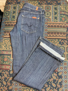 Kingspier Vintage - 7 For All Mankind Denim Jeans - 30”x30.5”

Style UO75080UIL-08OU
Cut # 713129

Size 26

Low rise

Boot cut

Dark wash

98% Cotton/ 2% Lycra

Made in USA