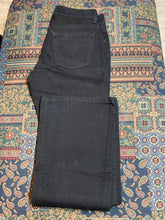 Load image into Gallery viewer, Kingspier Vintage - Halogen Denim Jeans - 26”x29”

Size 0

Zip fly

Low rise

Slight flare

Black wash

100% Cotton

Made in Canada
