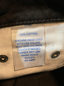 Kingspier Vintage - Halogen Denim Jeans - 26”x29”

Size 0

Zip fly

Low rise

Slight flare

Black wash

100% Cotton

Made in Canada
