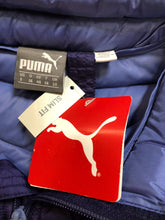 Load image into Gallery viewer, Kingspier Vintage -Puma packable slim fit down filled jacket with zipper closure, two front pockets, nylon shell and 90% down/ 10% feather fill.

Size small.
