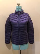 Load image into Gallery viewer, Kingspier Vintage -Puma packable slim fit down filled jacket with zipper closure, two front pockets, nylon shell and 90% down/ 10% feather fill.

Size small.
