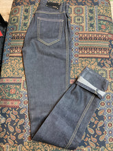 Load image into Gallery viewer, Kingspier Vintage - Diesel Black Denim Jeans - 24”x32”

Size 24

High rise

Skinny leg

Black wash

Stretch denim

98% Cotton/ 2% Elastane

Made in Italy
