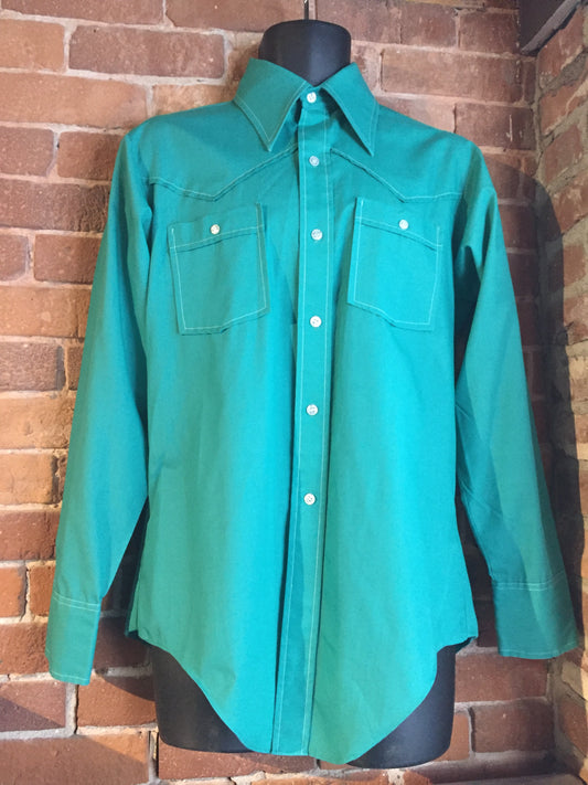 Kingspier Vintage - Green Western button up shirt with contrast white stitching and box pleat in back. Cotton blend. Mens size small.