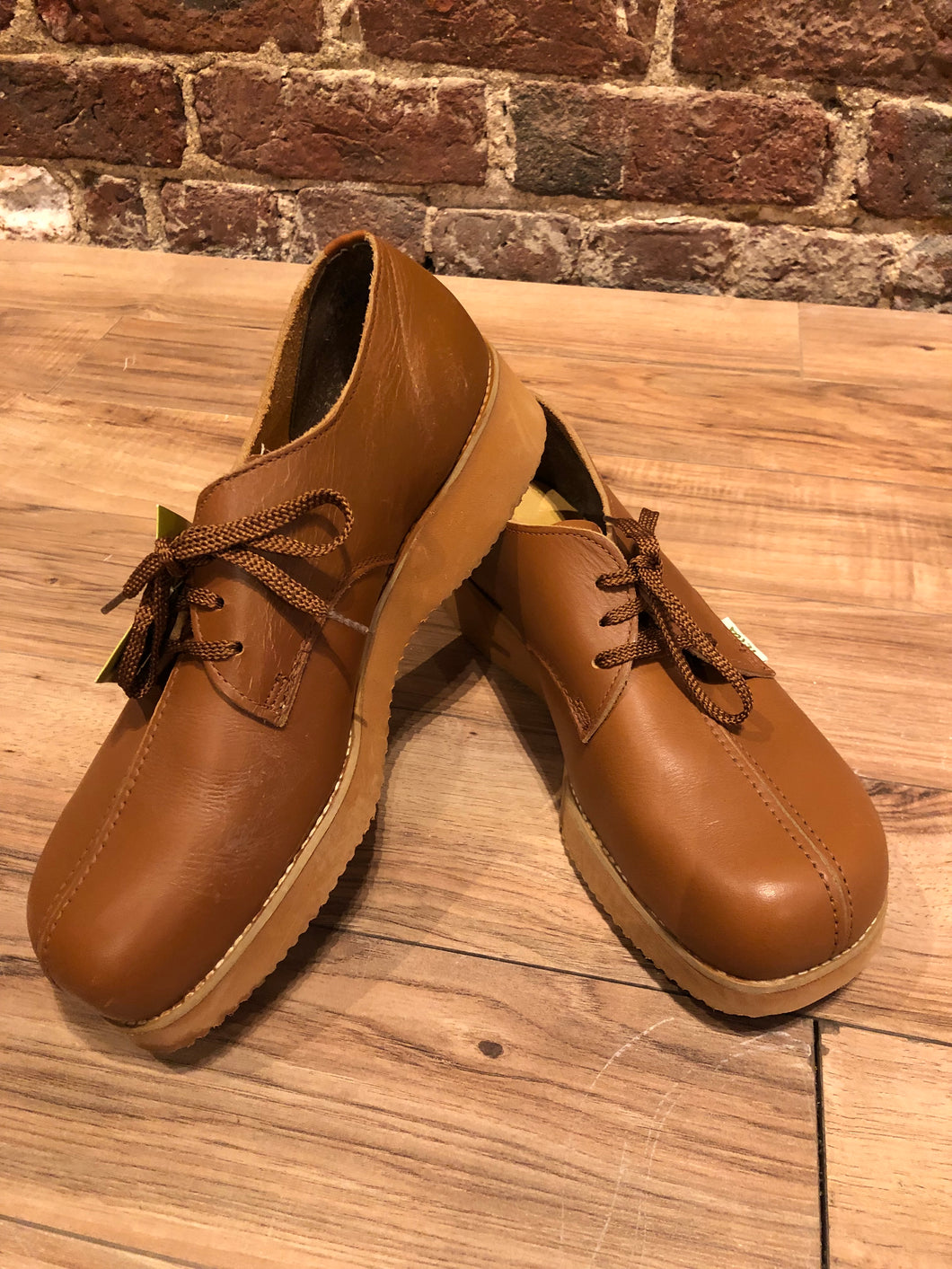 Kingspier vintage - Vintage deadstock Terra safety footwear with leather upper, steel tie, and cushioned sole.

Made in Canada.

Size US Mens 9E, EUR 42
