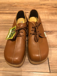 Kingspier vintage - Vintage deadstock Terra safety footwear with leather upper, steel tie, and cushioned sole.

Made in Canada.

Size US Mens 9E, EUR 42