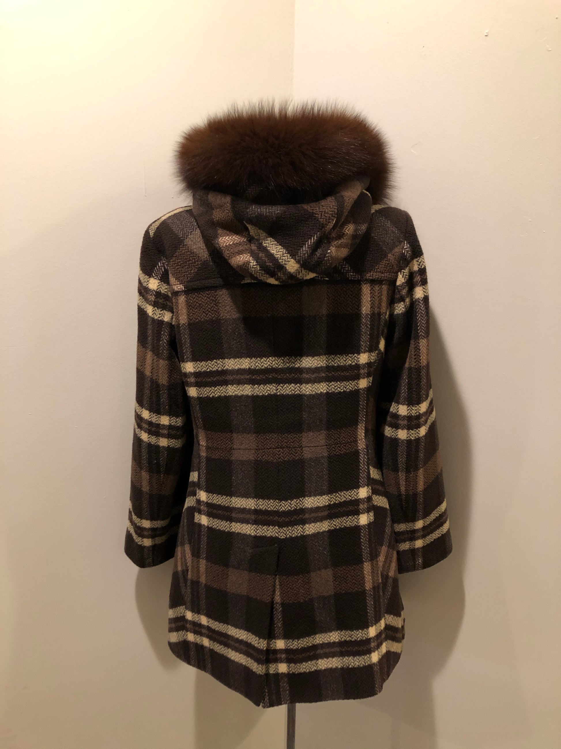 Kingspier Vintage - Sachi brown plaid wool blend duffle coat with dark brown Finnish fox fur trimmed hood, toggle and zip closures and vertical pockets. Size small/ medium.

