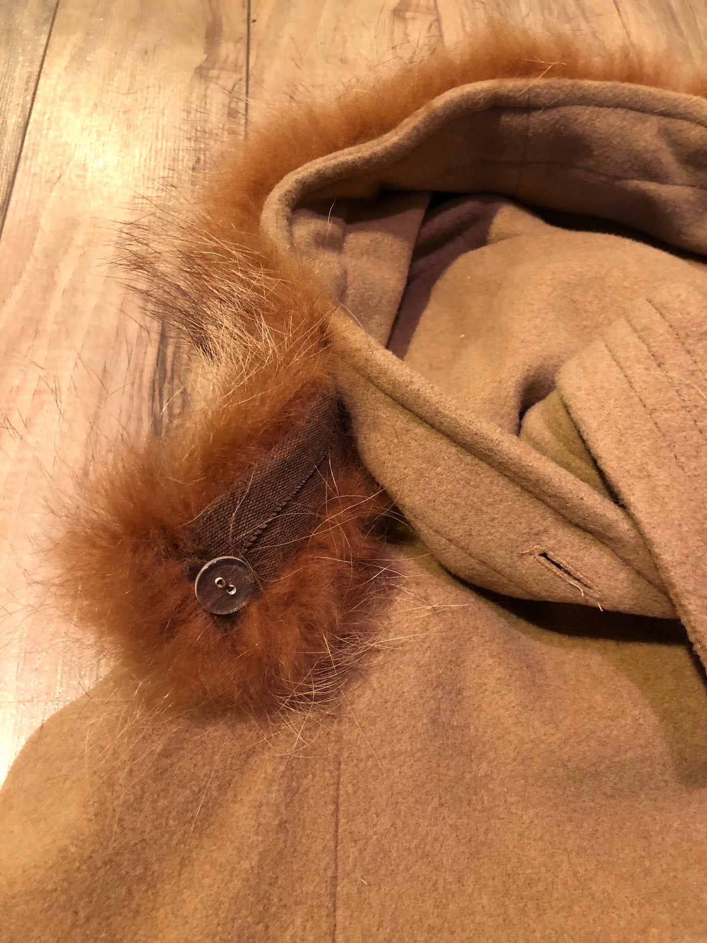 Kingspier Vintage - Vintage Braemar Petites wool blend shell in tan with removable fur trimmed hood,Thinsulate inner lining, button closures and two front pockets. Made in Romania. Size 10